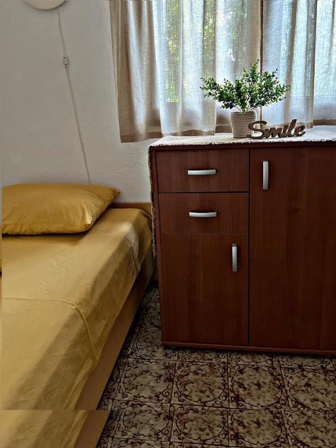 Apartment Villa Angelina, 70M From The Beach, Free Parking Novigrad Istria Eksteriør billede